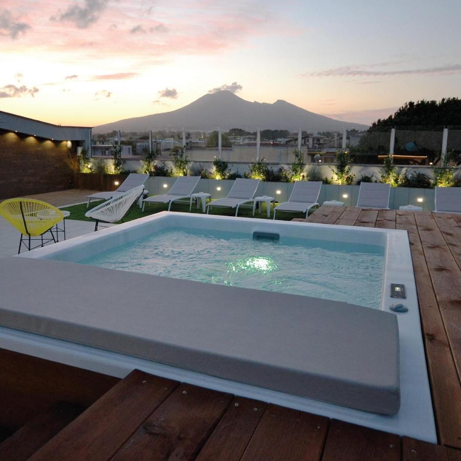 Apartment & Rooftop - Sky *