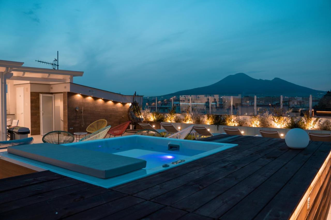 Apartment & Rooftop - Sky
